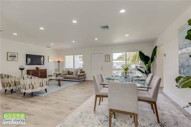 Main picture of 2120 NE 52nd St