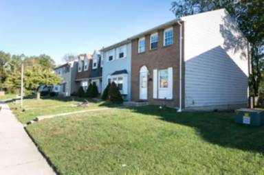 Main picture of 106 King Charles Cir