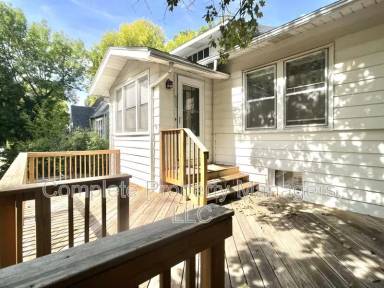 Main picture of 806 John Farry Pl