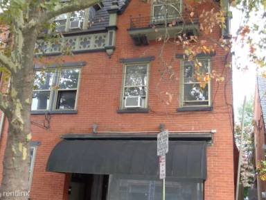 Main picture of 119 E Chestnut St