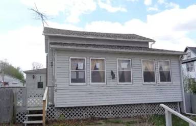 Main picture of 106 Washington St