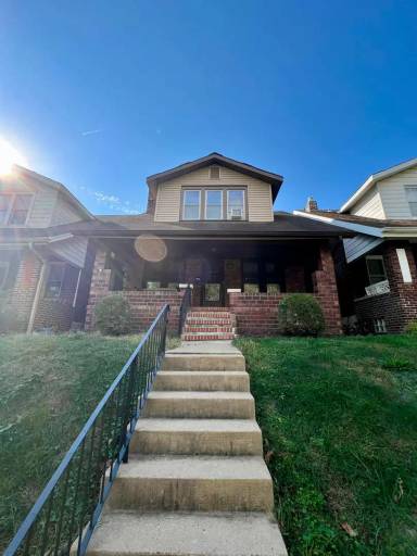 Main picture of 6114 Columbia Ave