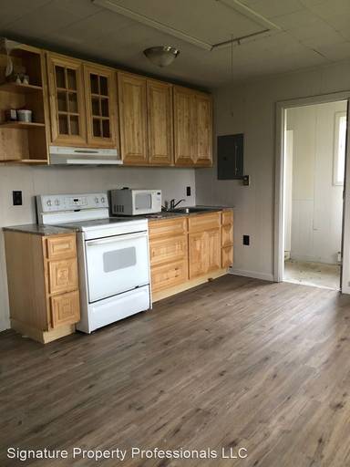 Main picture of 704 W Main St
