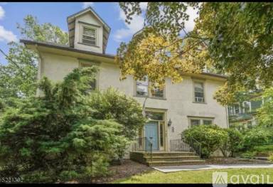 Main picture of 62 Forest Hill Rd