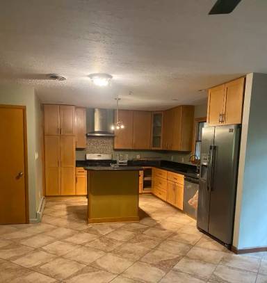 Main picture of 303 Boston Mills Rd