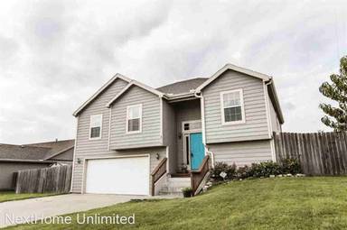 Main picture of 2710 Oakwood Dr