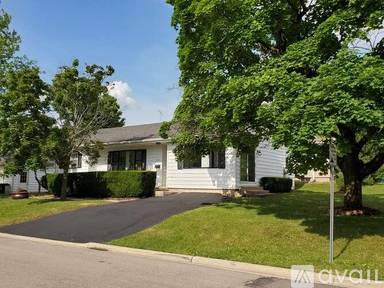 Main picture of 1055 Kenmore Ave