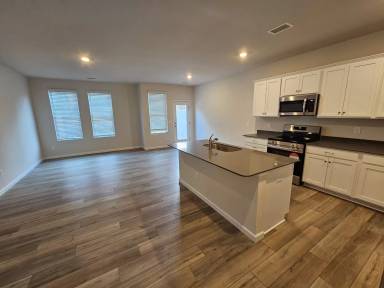 Main picture of 2711 Winn Mill Dr