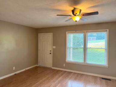 Main picture of 12 Cable Rd