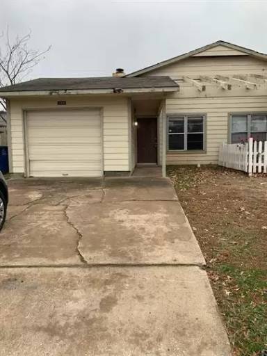 Main picture of 10818 E 14th Ct