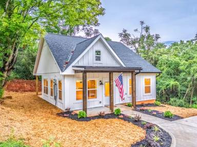 Main picture of 8706 Highland View Rd