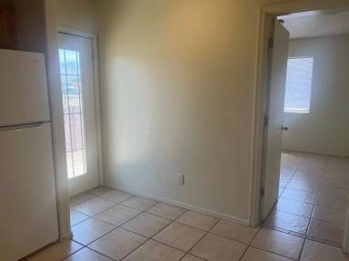 Main picture of 350 W Delano St