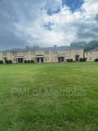 Main picture of 1907 S Parkway E