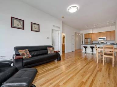 Main picture of 2025 S Indiana Ave
