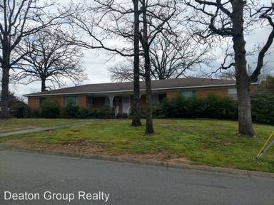 Main picture of 4212 N Locust St