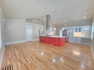 Main picture of 34 W 26th Ave