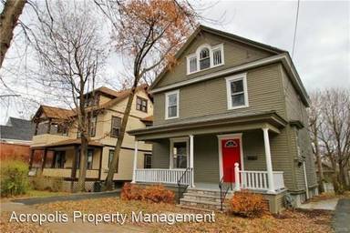 Main picture of 1013 Lancaster Ave