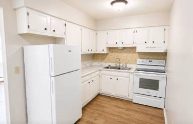 Main picture of 4200 Knob Hill Dr