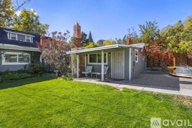 Main picture of 641 Saint Lawrence Ave