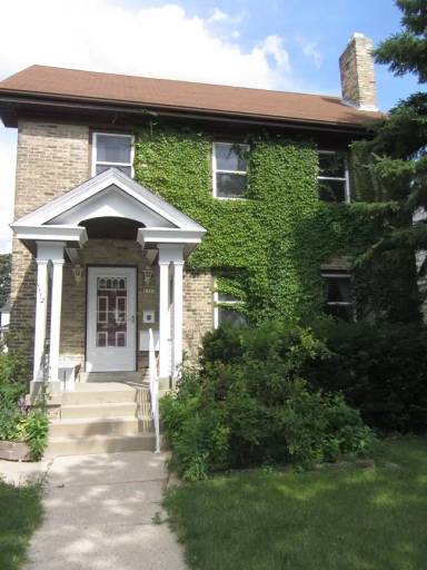 Main picture of 1112 S 77th St