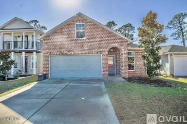 Main picture of 221 Woodlawn Ct