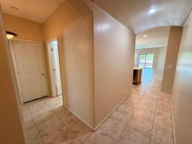 Main picture of 15227 W Jackson St