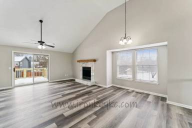 Main picture of 6620 W 152nd St