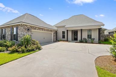 Main picture of 212 Blaze Blvd