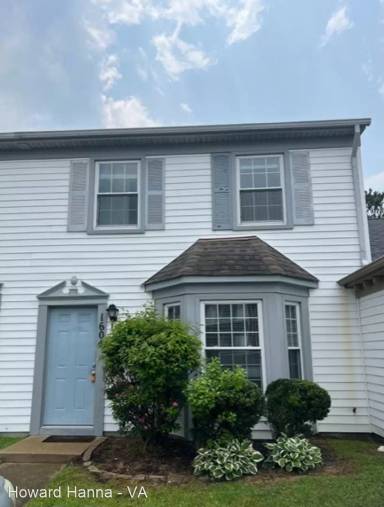 Main picture of 1604 Mantane Arch