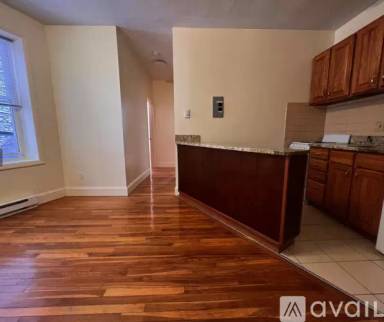 Main picture of 32 Westland Ave