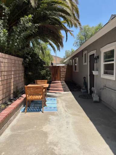 Main picture of 28409 Victoria Rd