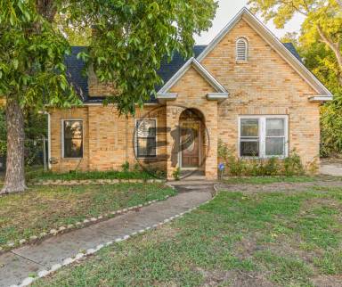 Main picture of 2412 Fort Ave