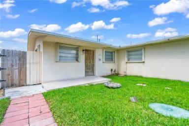 Main picture of 11325 SW 7th St