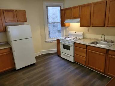 Main picture of 121 S 44th St