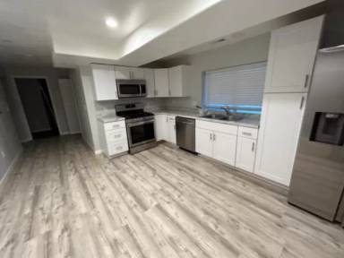 Main picture of 6222 S Waller Ln