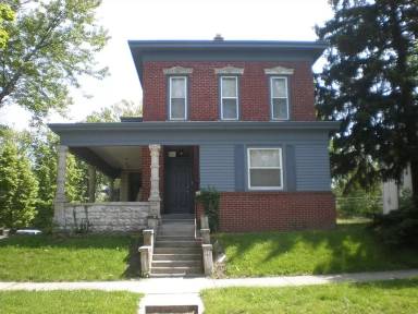 Main picture of 303 W Dewald St