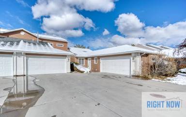 Main picture of 5601 S Caper Pl
