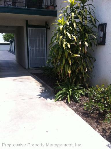 Main picture of 1042 E La Habra Blvd