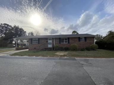 Main picture of 1705 Carver St