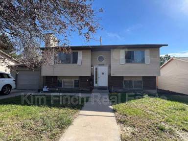 Main picture of 6099 S Country Hills Dr