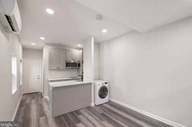 Main picture of 2102 South St