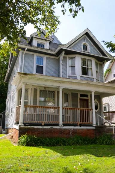 Main picture of 417 Warren St