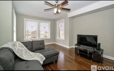 Main picture of 7841 S Loomis Blvd