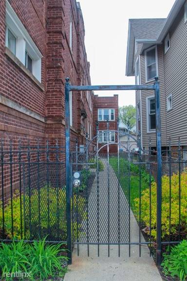 Main picture of 2838 N Albany Ave