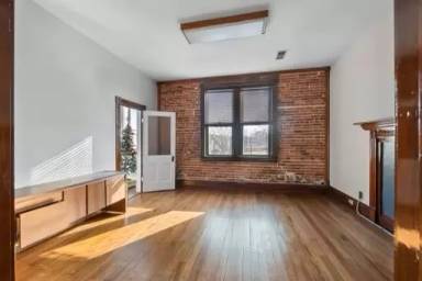 Main picture of 6 W Sainte Marie St