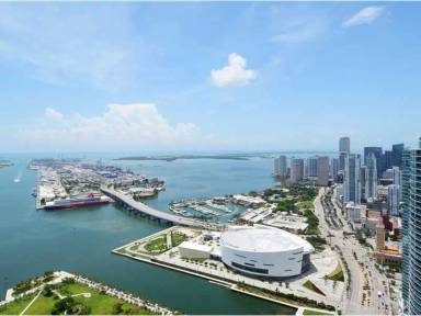 Main picture of 900 Biscayne Bay Condos