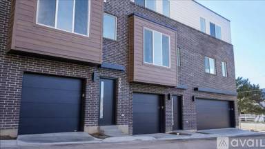 Main picture of 2061 S Main St