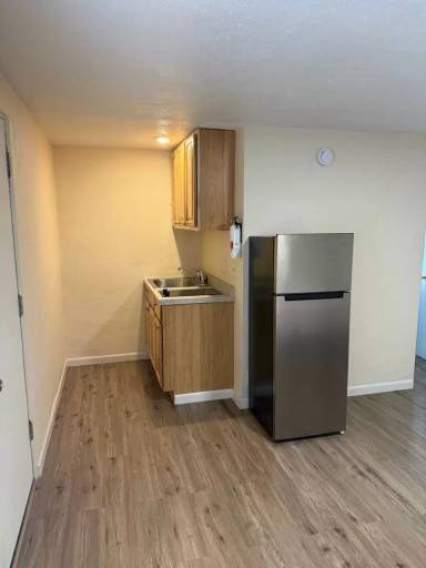 Main picture of 728 S Broadway