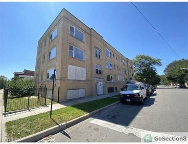Main picture of 1147 E 72nd St