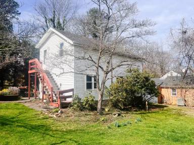 Main picture of 806 S Main St
